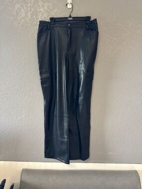 [188] Women's Black Faux Leather Cargo Low Rise Pants